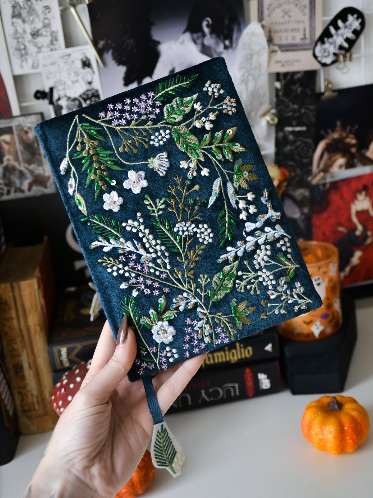 Notebook rigido con ricamo botanico