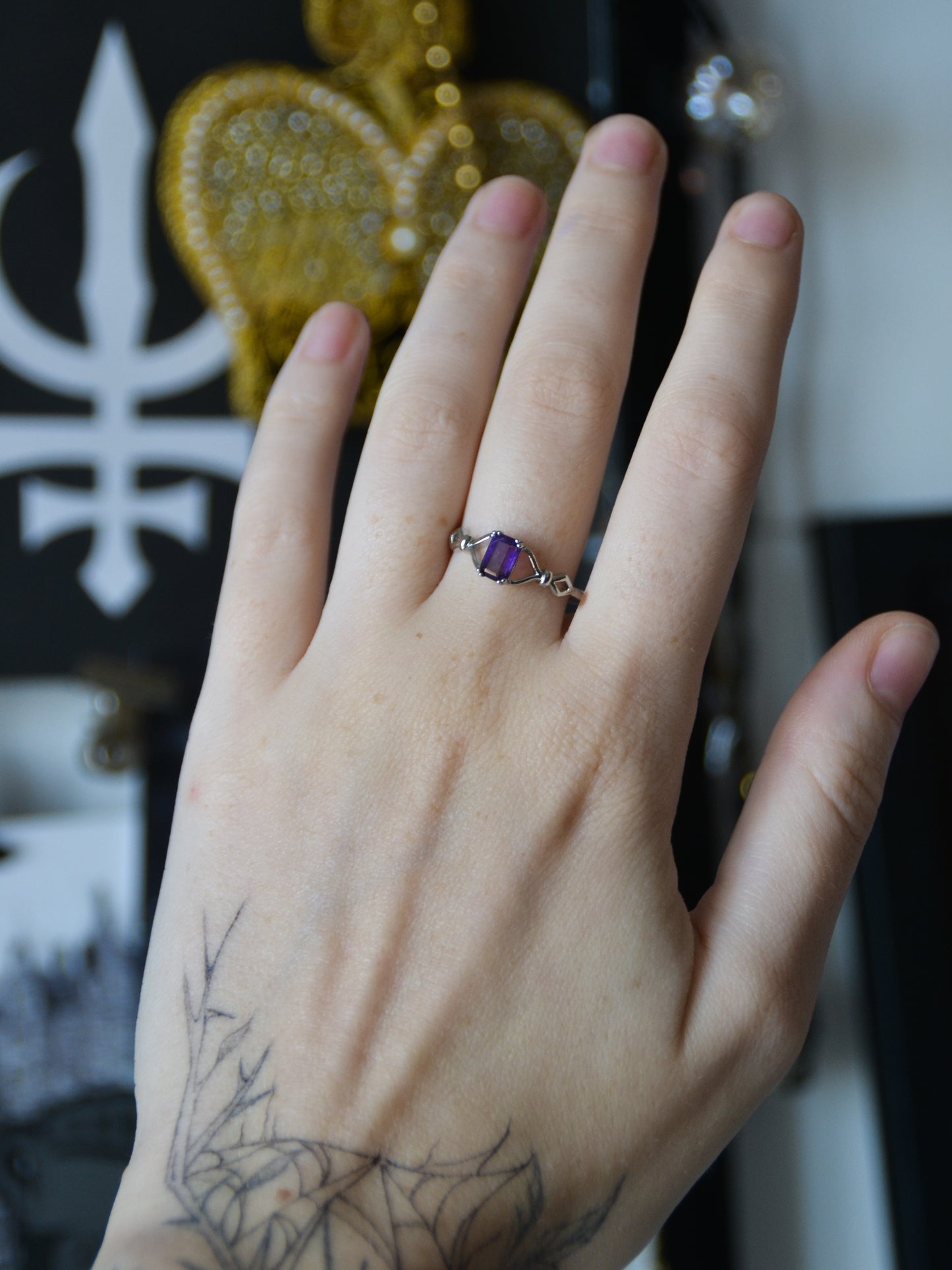 Anello con ametista taglio baguette
