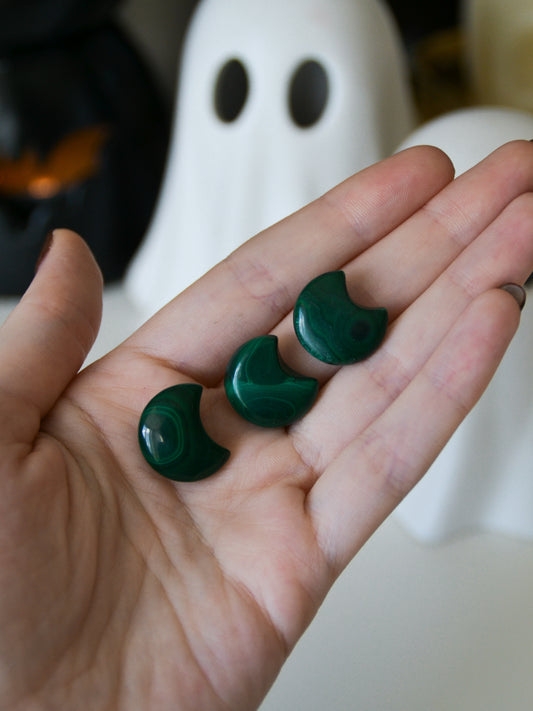 Luna in malachite