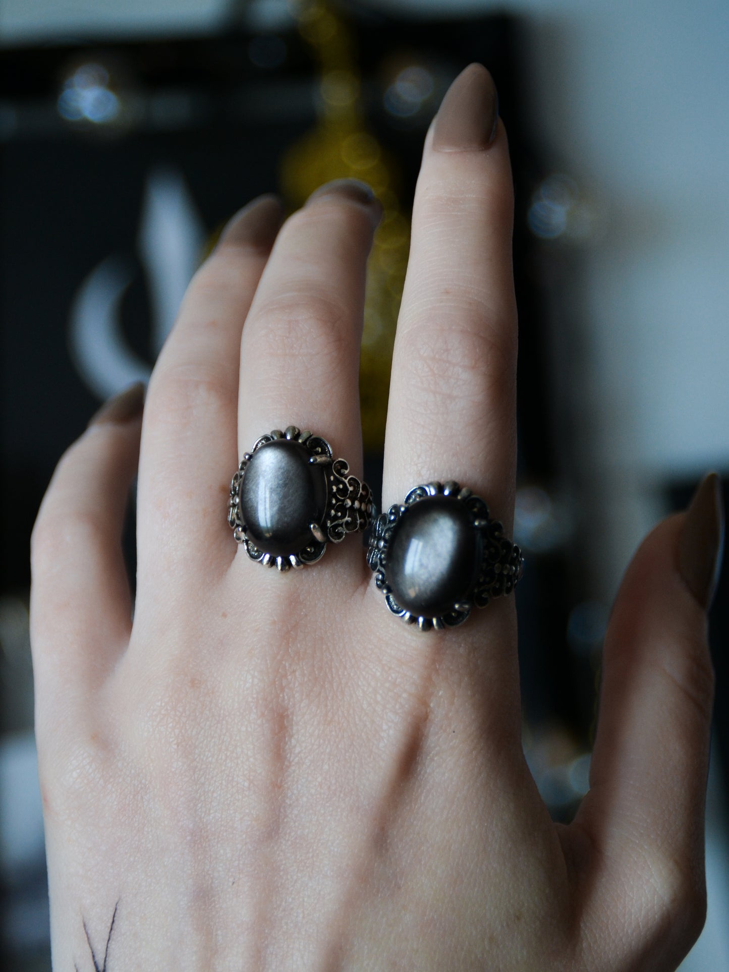 Anello gotico con ossidiana argentata