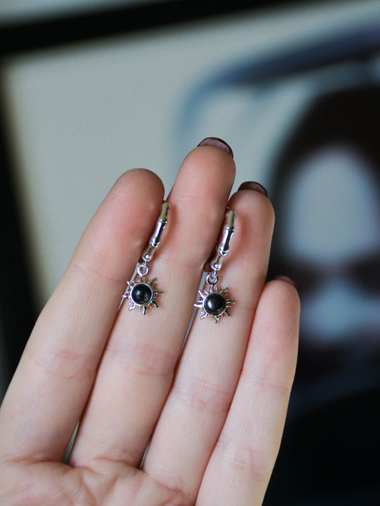 Orecchini a cerchio con soli pendenti e iperstene